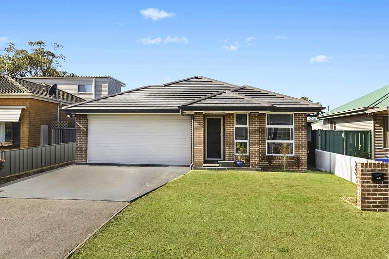 4 Crown Rd, Umina Beach, NSW 2257