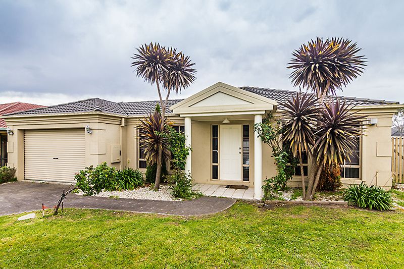 16 Cromwell Lane, Cranbourne East, VIC 3977