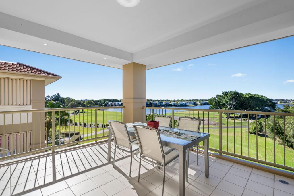 8439 Magnolia Dr E, Hope Island, QLD 4212