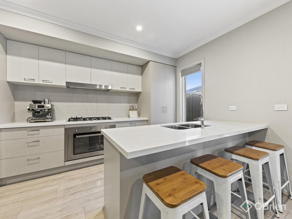 7 Image Walk, Clyde North, VIC 3978