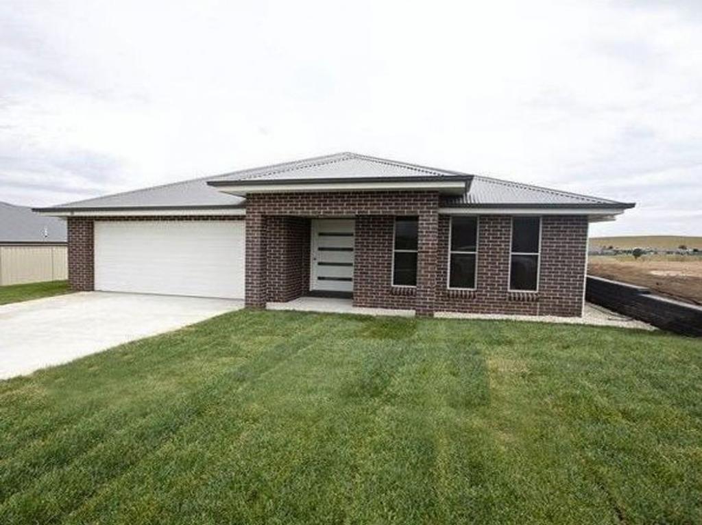 33 Mendel Drive, Kelso, NSW 2795 House for rent OnTheHouse