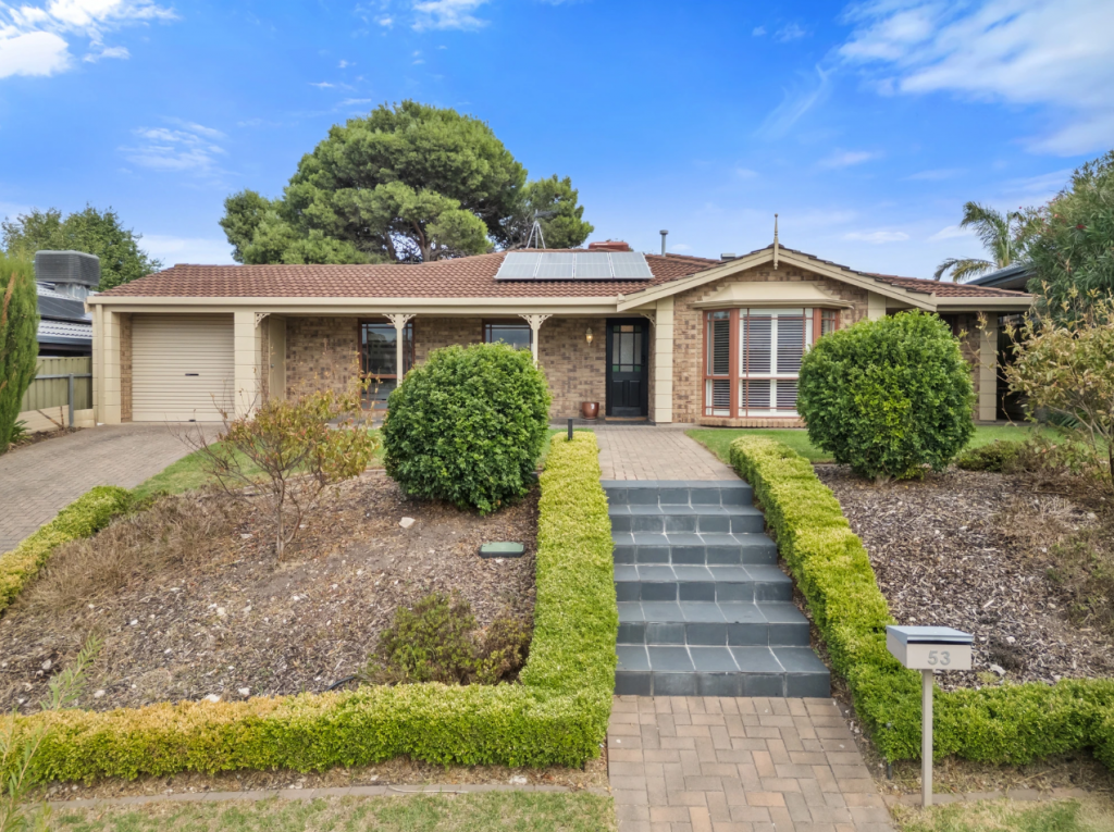 53 Quinvale Rd, Hallett Cove, SA 5158