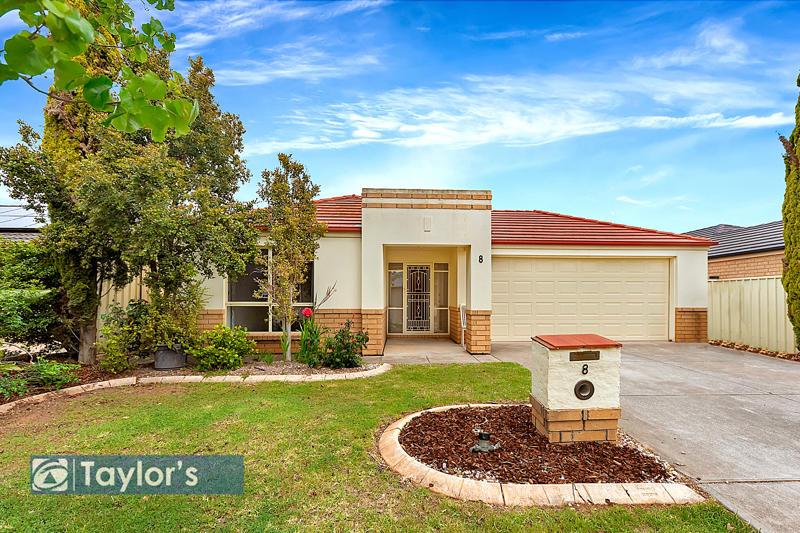 8 Cyclamen Ave, Para Hills West, SA 5096