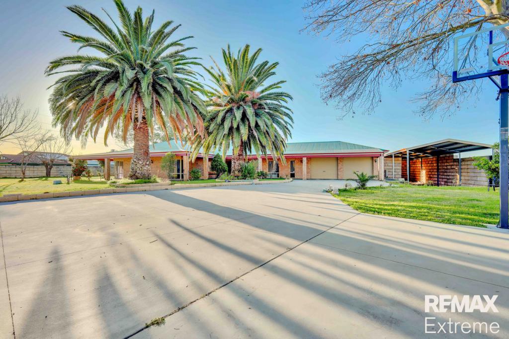 8 Coulthard Cres, Canning Vale, WA 6155