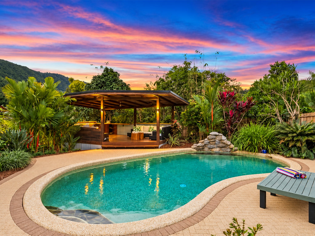 33-35 Frond Cl, Redlynch, QLD 4870