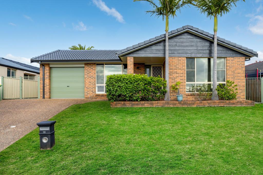 16 Sir Joseph Banks Dr, Bateau Bay, NSW 2261