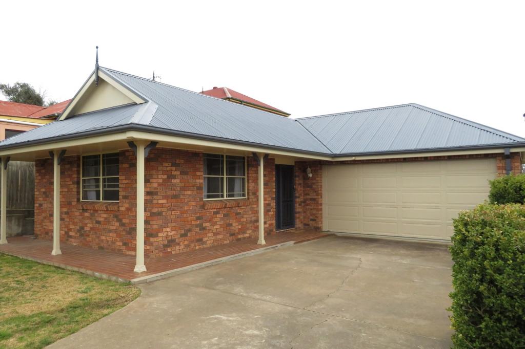 15 Ophir St, Bathurst, NSW 2795