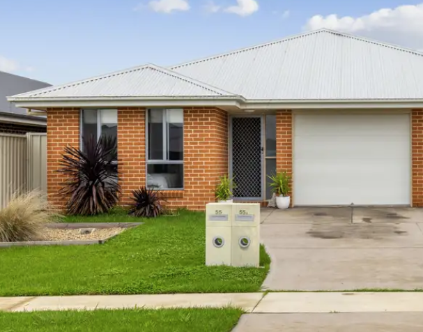 55 Quiberon Way, Goulburn, NSW 2580