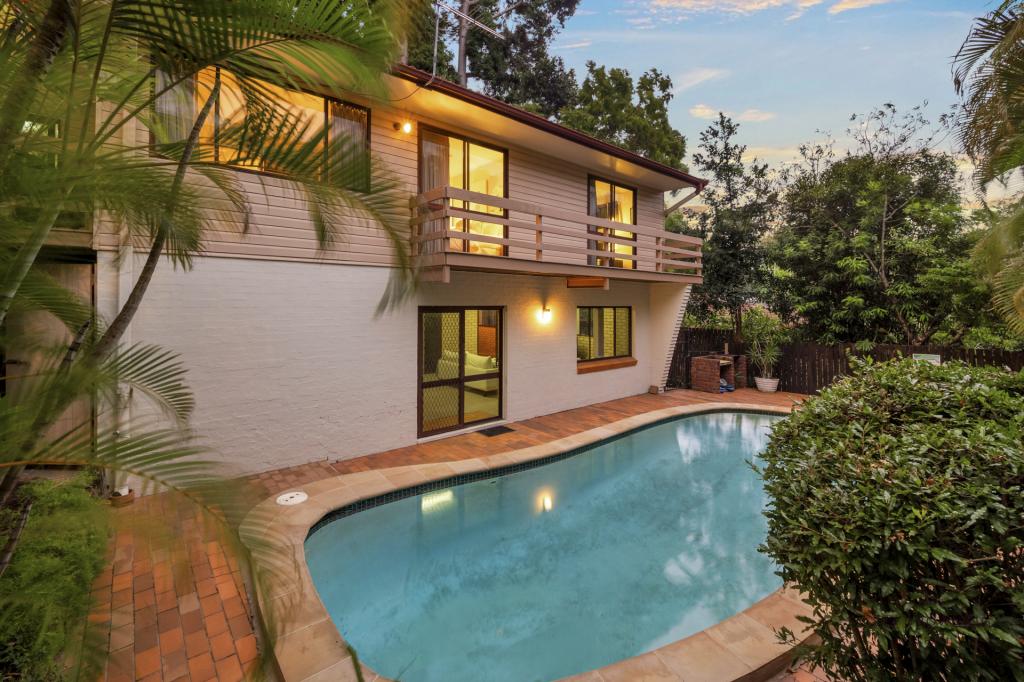 11 Neptune St, Chapel Hill, QLD 4069