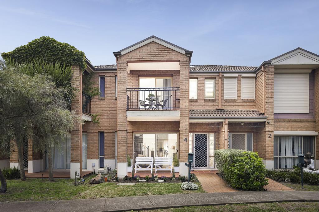 4 DURACK CCT, TAYLORS HILL, VIC 3037