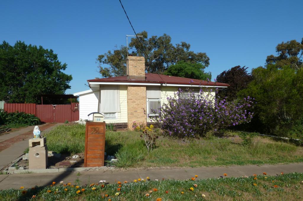 23 Mary St, Charlton, VIC 3525