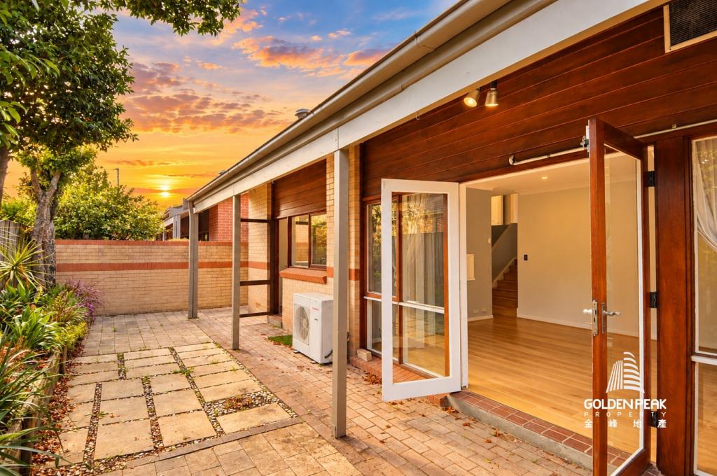 2/88 Sherbrook Rd, Hornsby, NSW 2077
