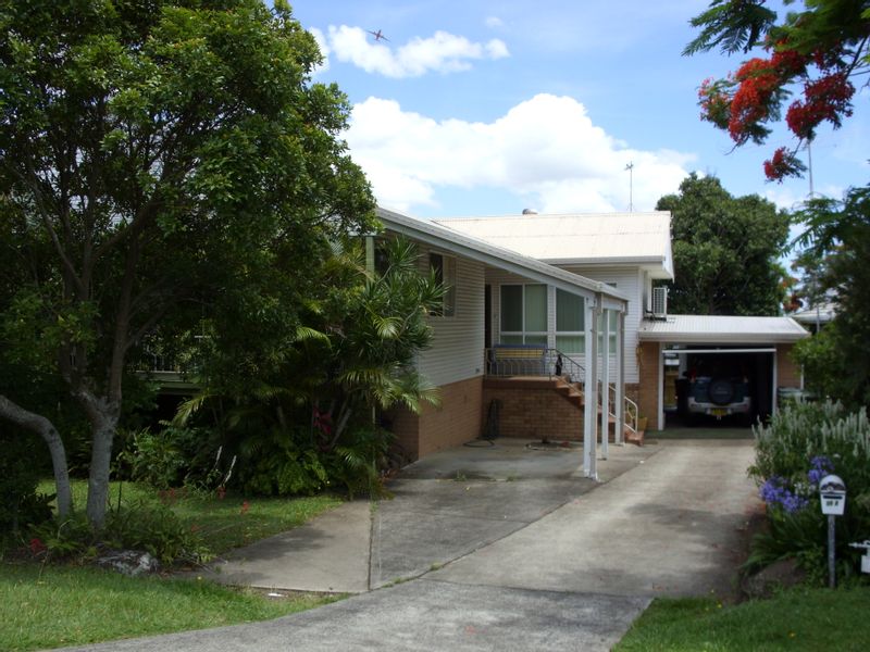 19 Oyster Point Rd, Banora Point, NSW 2486