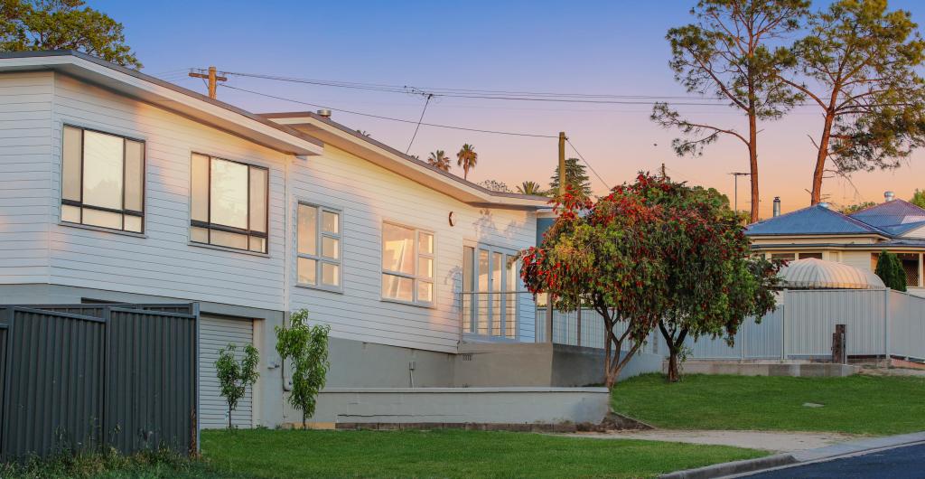 24 Lang St, Inverell, NSW 2360