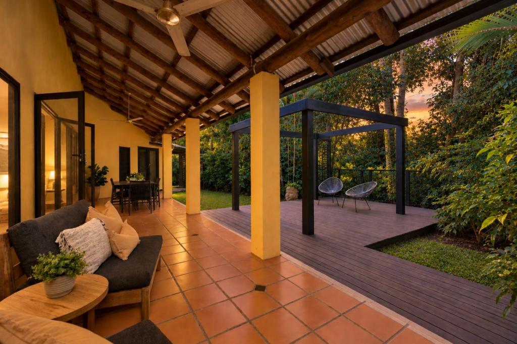 20 Lake Morris Rd, Kanimbla, QLD 4870