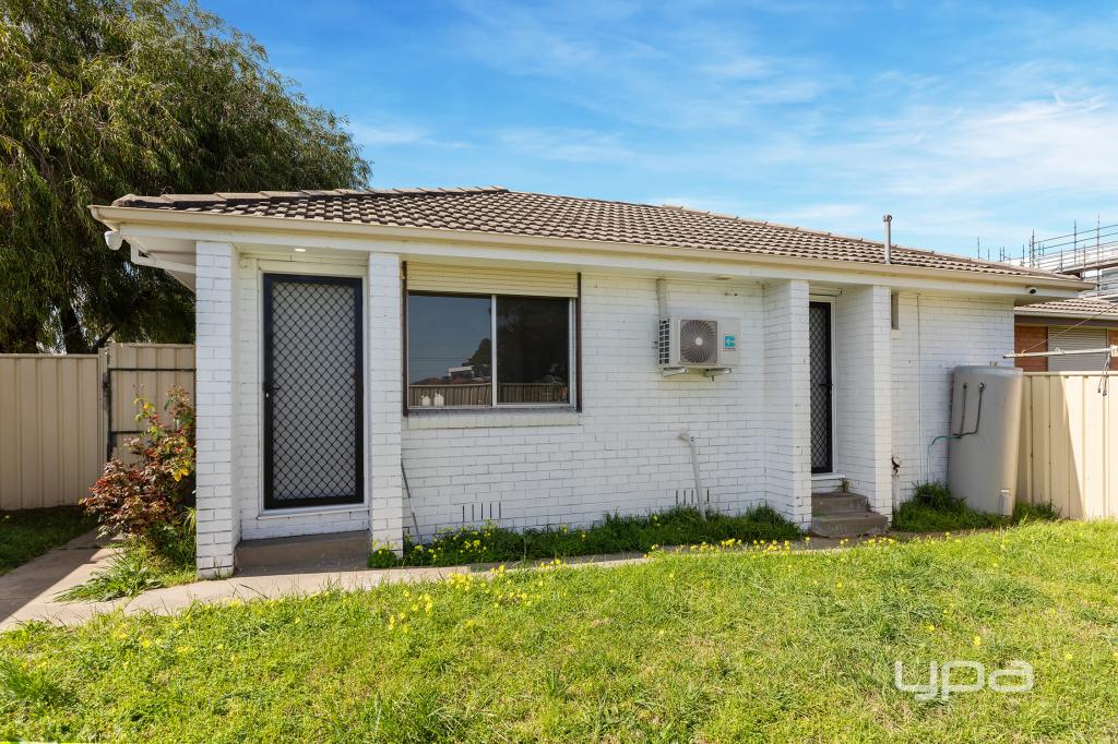 1/40 East Esp, St Albans, VIC 3021