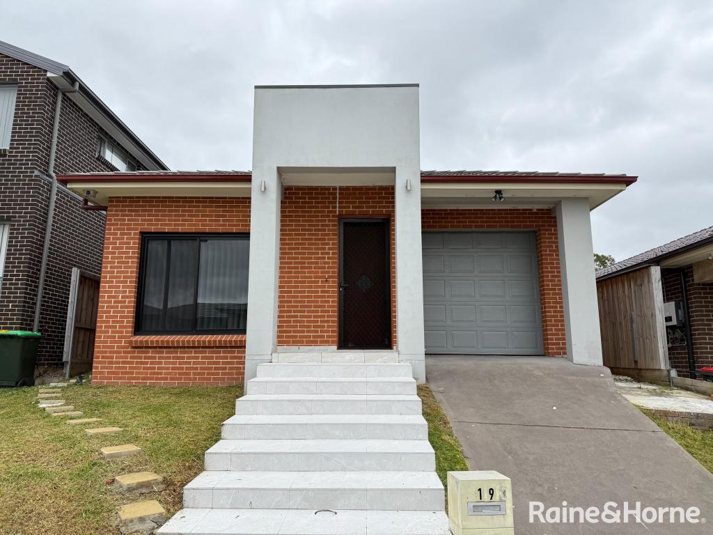 19 Orion St, Campbelltown, NSW 2560