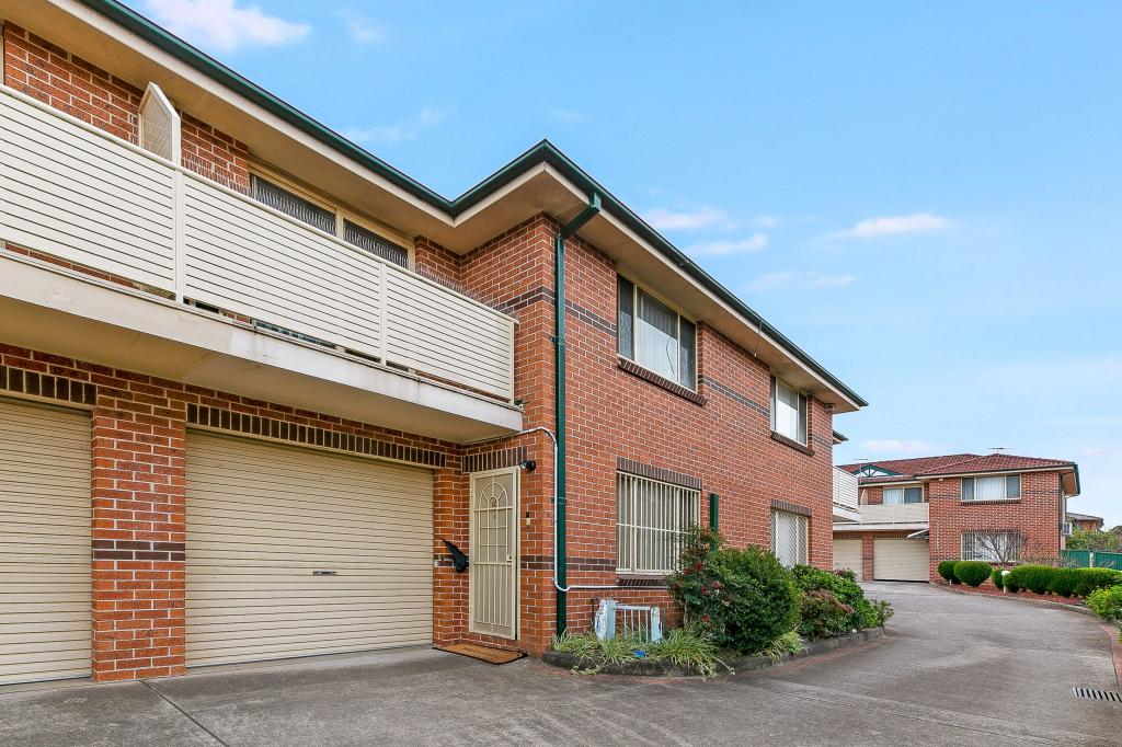 2/12 PRAIRIE VALE RD, BANKSTOWN, NSW 2200