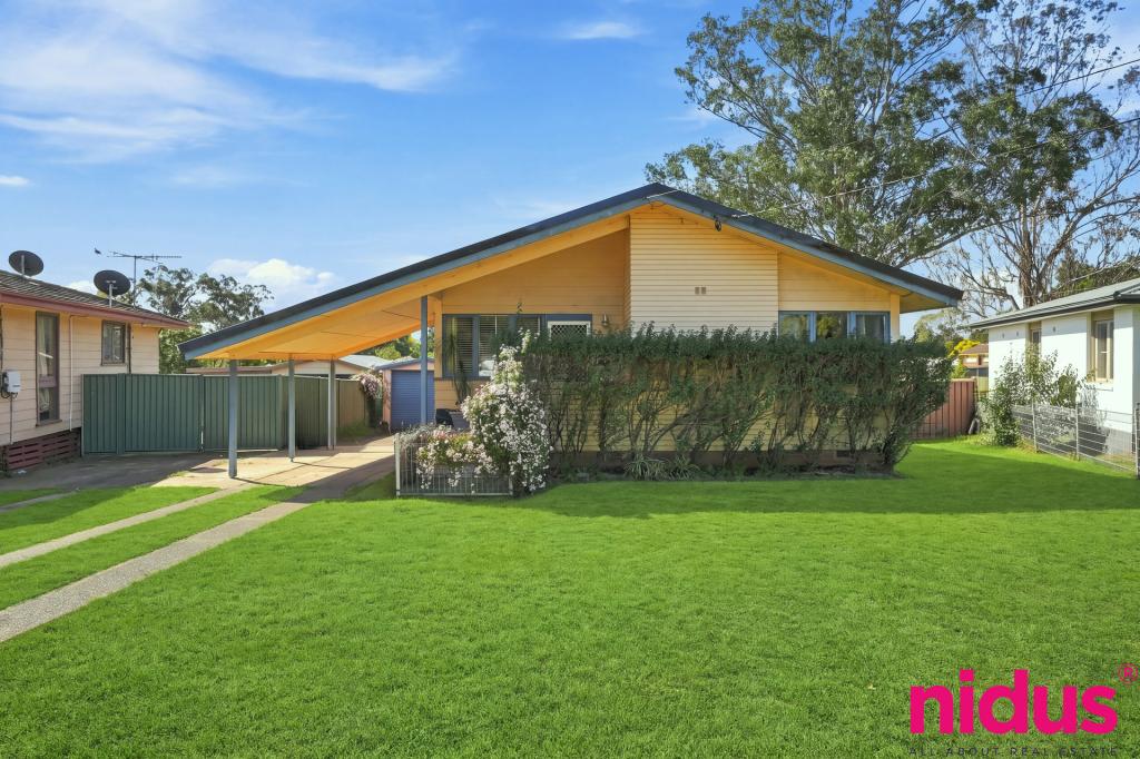 18 Parkes Cres, Blackett, NSW 2770