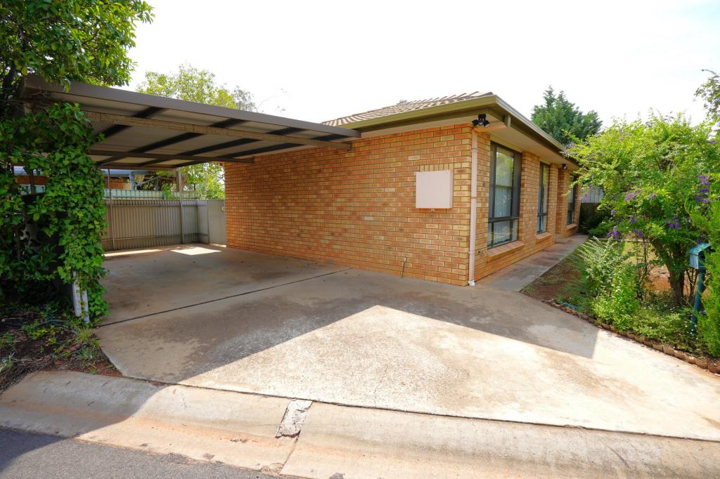 6 Bennett Ct, Griffith, NSW 2680