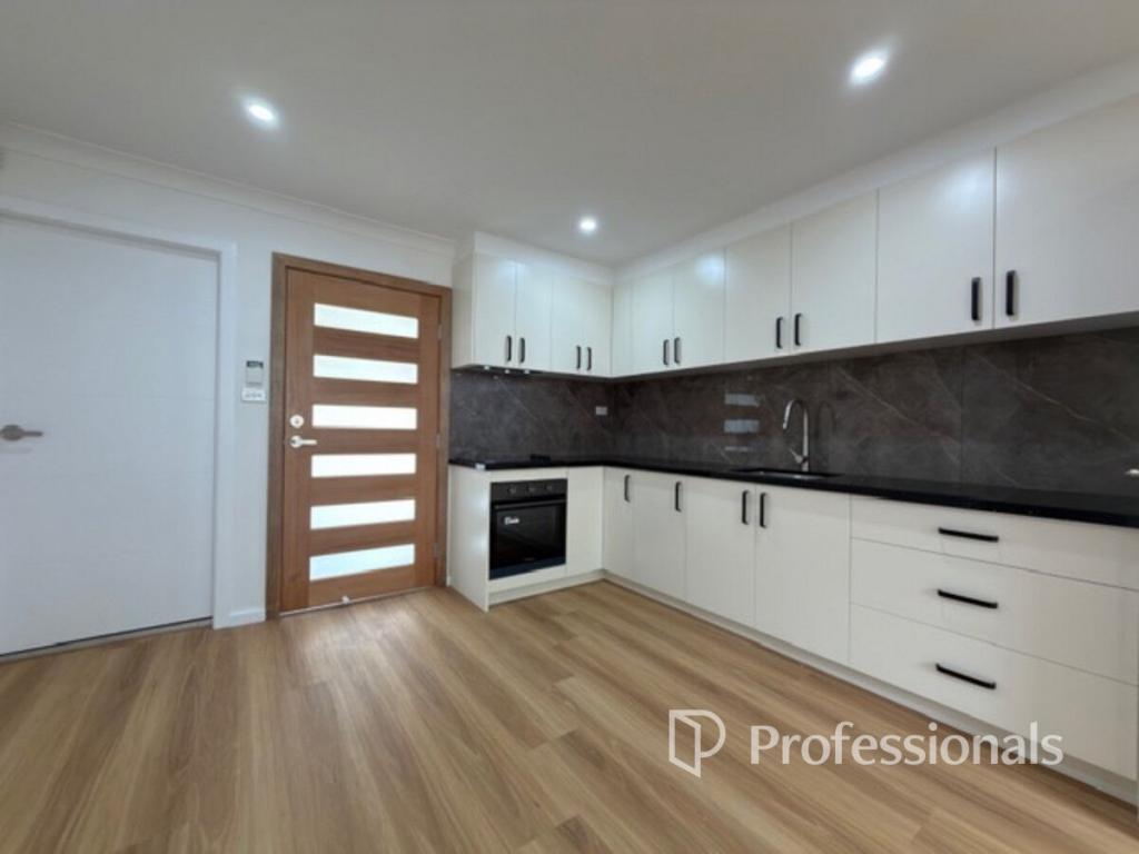 B/1 CALOOLA AVE, PENRITH, NSW 2750