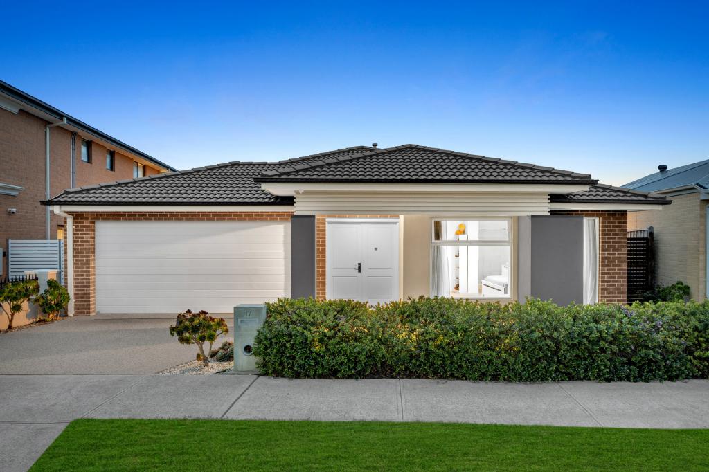 17 CHESTNUT AVE, CLYDE, VIC 3978