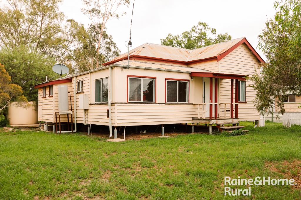 74 Chrystal St, Roma, QLD 4455