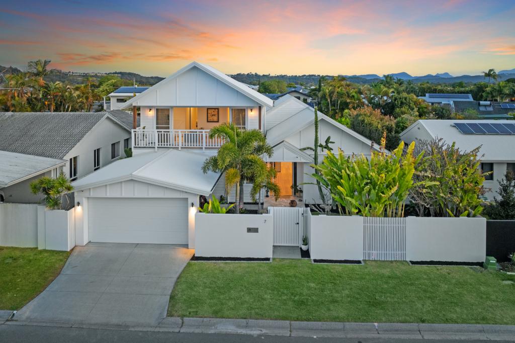 7 Bluejay St, Burleigh Waters, QLD 4220