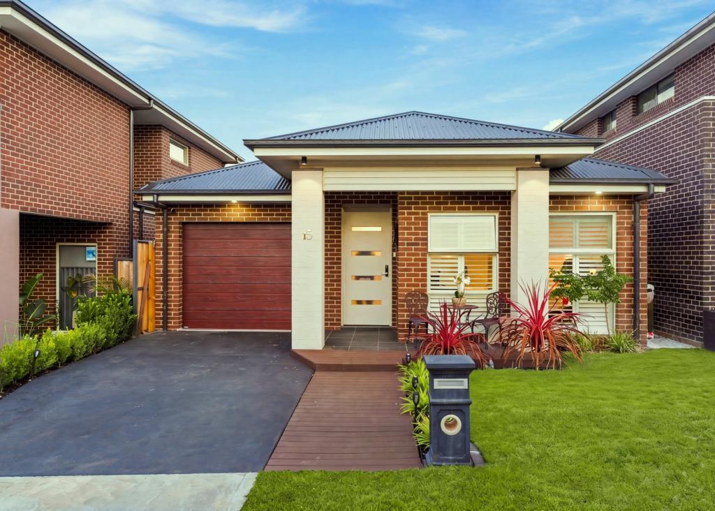 13 CAMARGUE ST, BOX HILL, NSW 2765