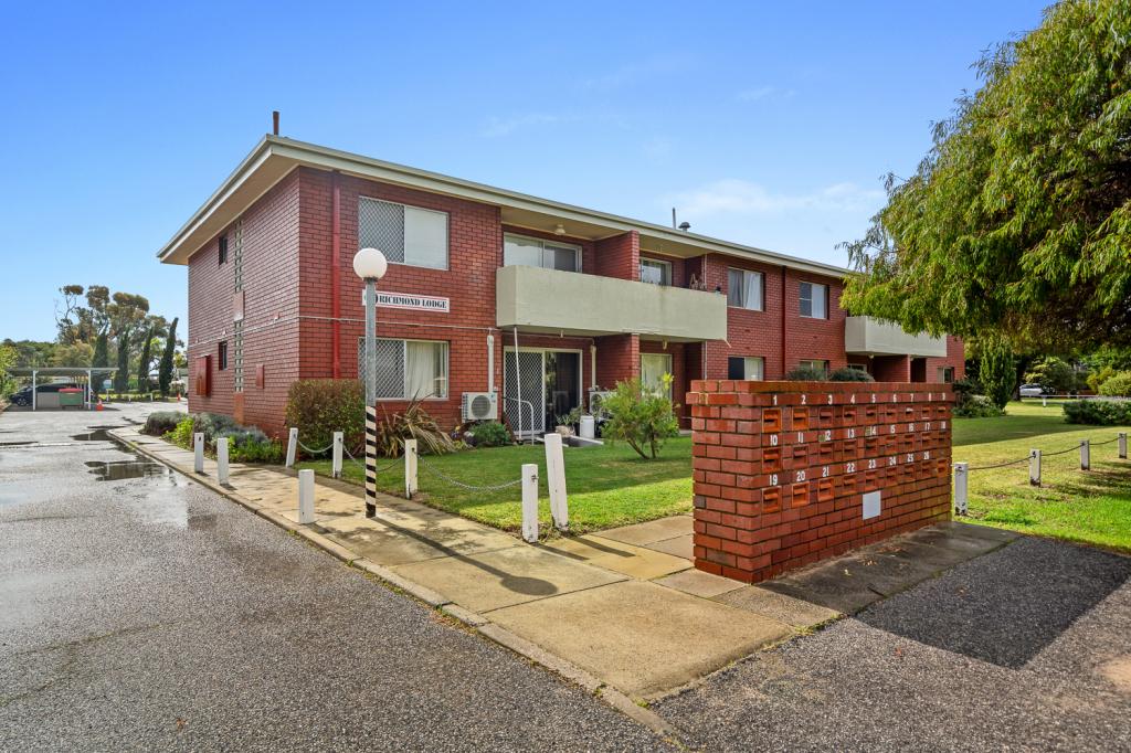 24/4 Minchinson St, Shoalwater, WA 6169