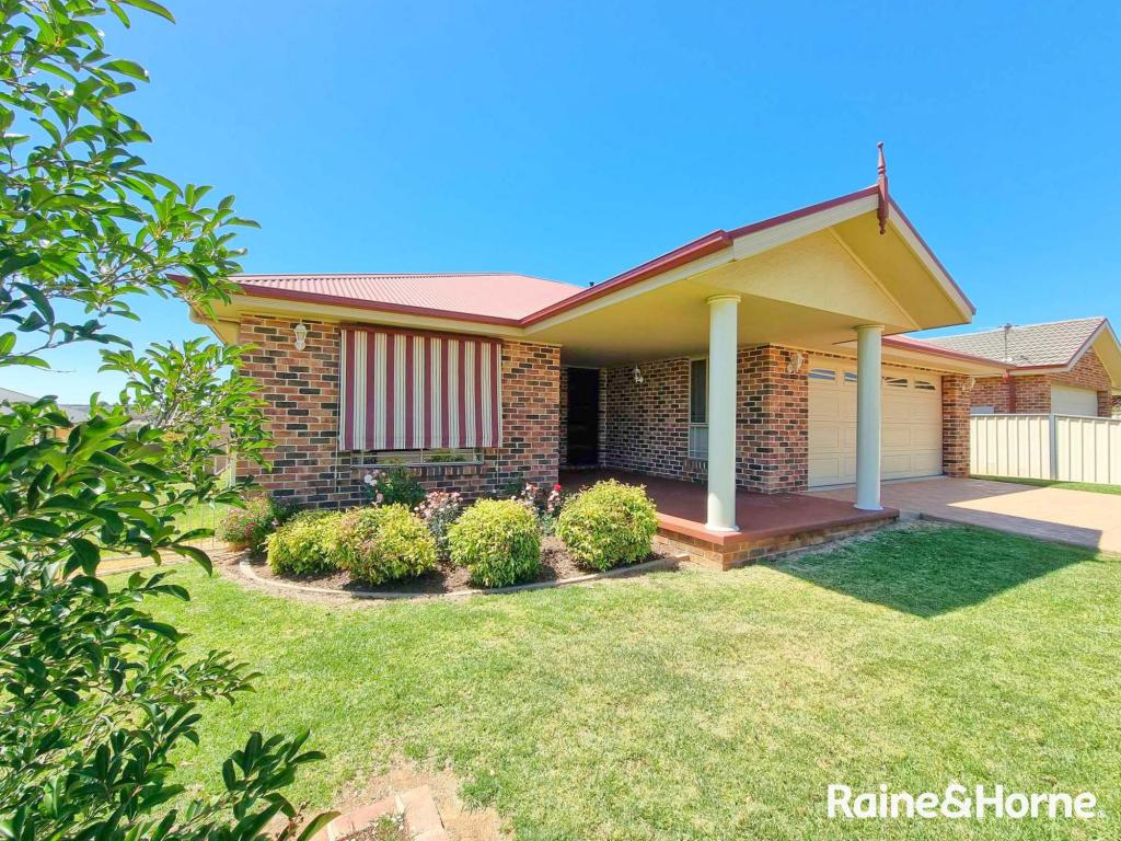 8 Hills St, Young, NSW 2594