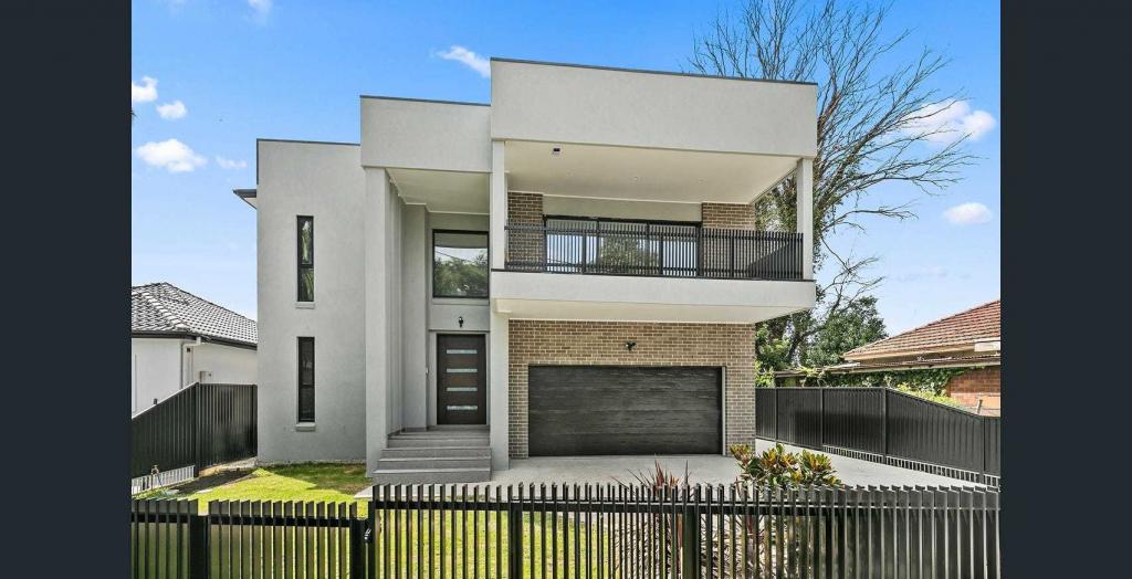 231 Henry Lawson Dr, Georges Hall, NSW 2198