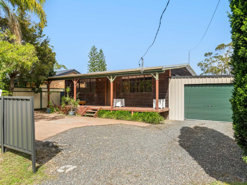 19 Summerland Rd, Summerland Point, NSW 2259