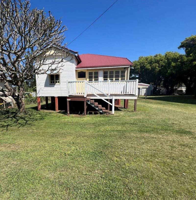 16 Macrossan St, Childers, QLD 4660