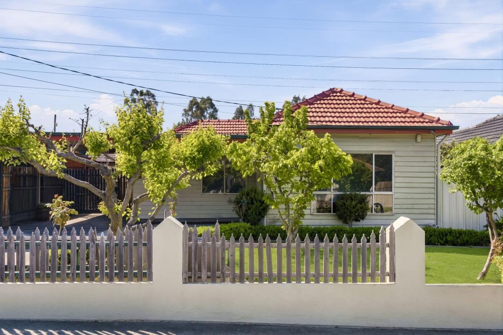 28 Banbury Rd, Reservoir, VIC 3073