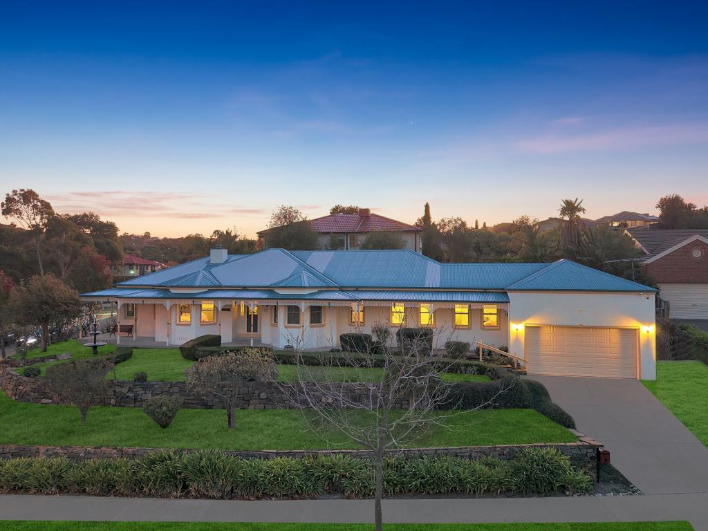 27 Canterbury Ave, Sunbury, VIC 3429