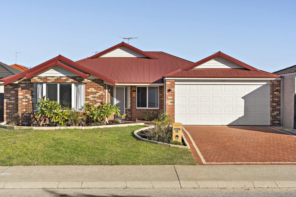 12 Quandong Pkwy, Halls Head, WA 6210