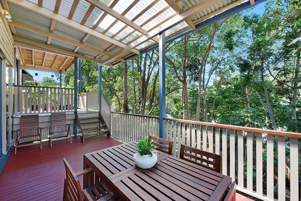 229 CHAPEL HILL RD, CHAPEL HILL, QLD 4069