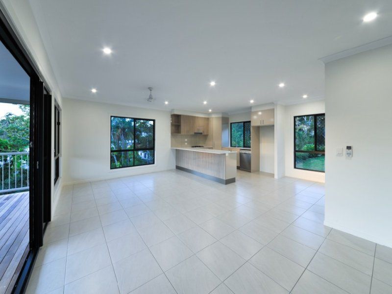 5 Amarula Pl, Cannonvale, QLD 4802