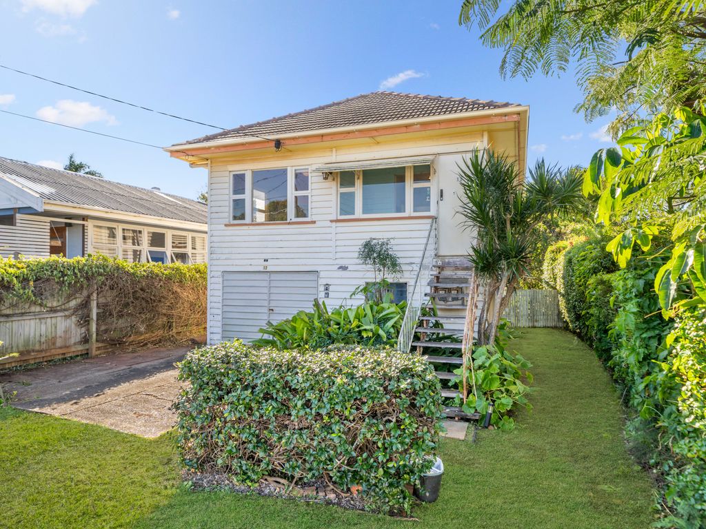 12 HERBERT ST, SCARBOROUGH, QLD 4020