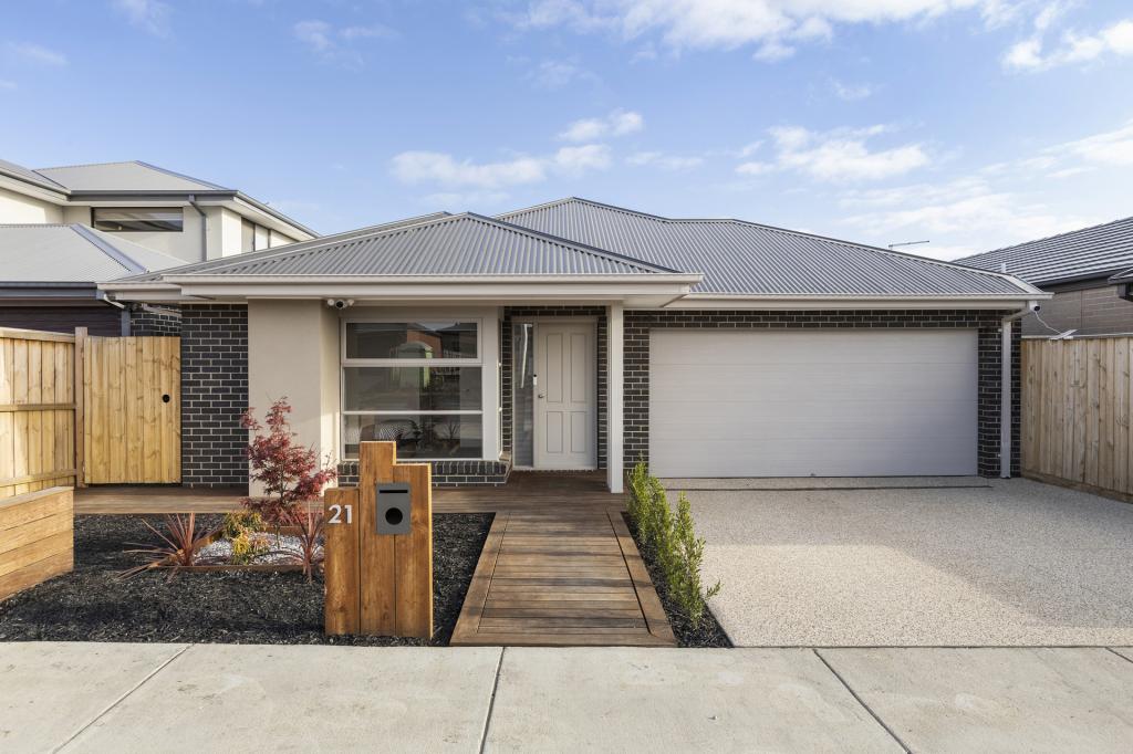 21 Flannery Cct, Charlemont, VIC 3217