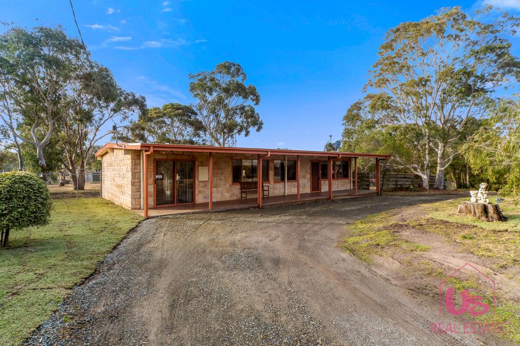 9 Meadow Rd, Devon Meadows, VIC 3977