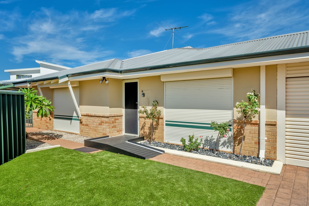 5a Hibiscus Rise, Halls Head, WA 6210