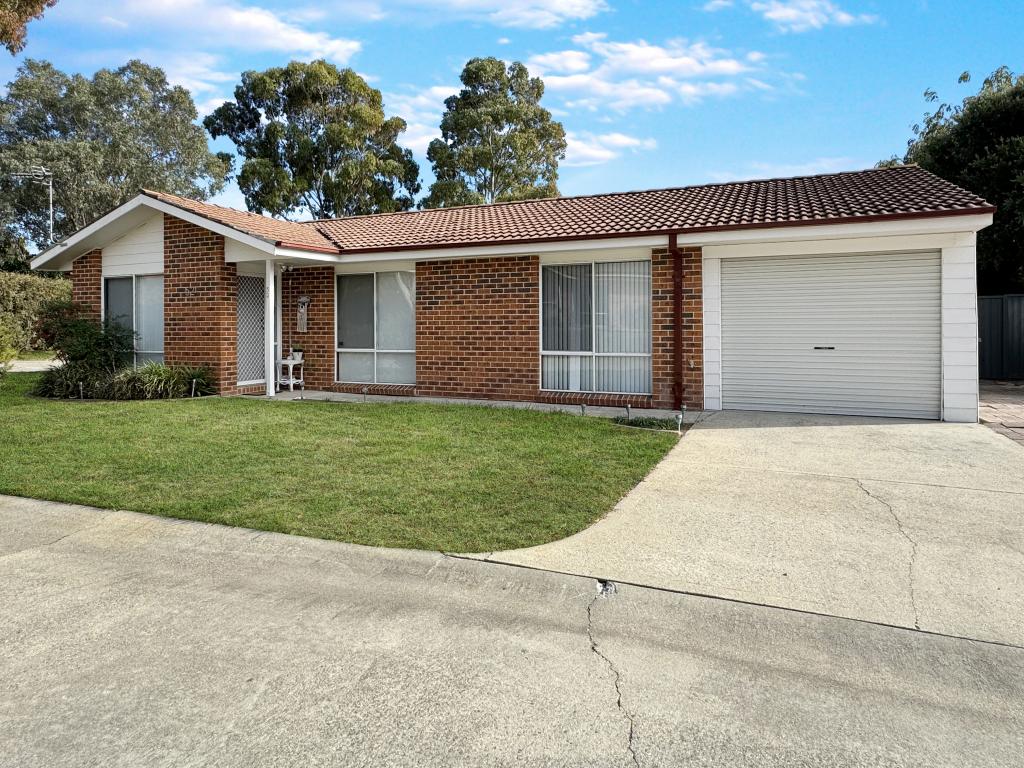 52/67 ERN FLORENCE CRES, THEODORE, ACT 2905