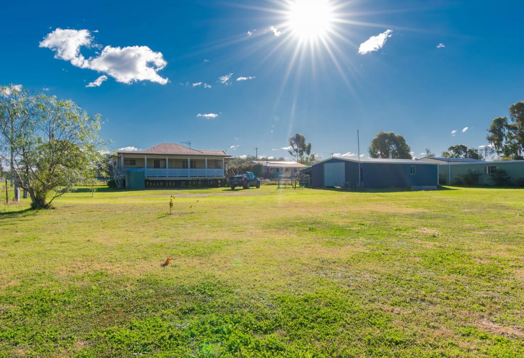 36 Canning St, Leyburn, QLD 4365