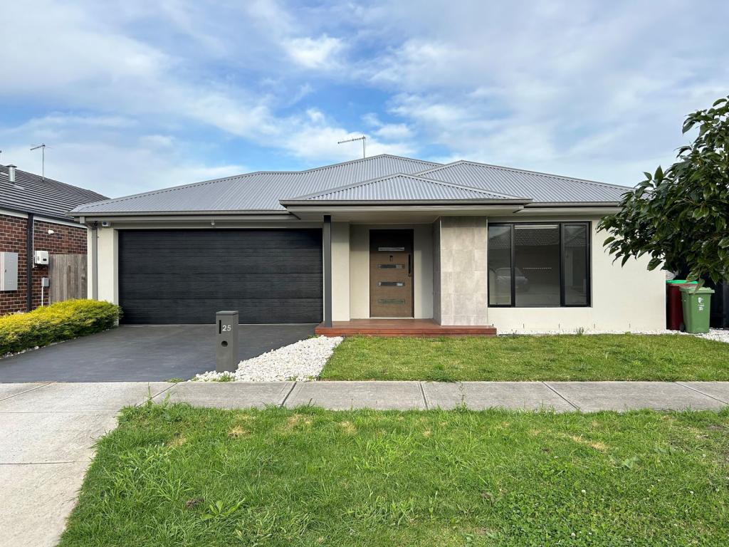 25 Trojan Cres, Clyde North, VIC 3978