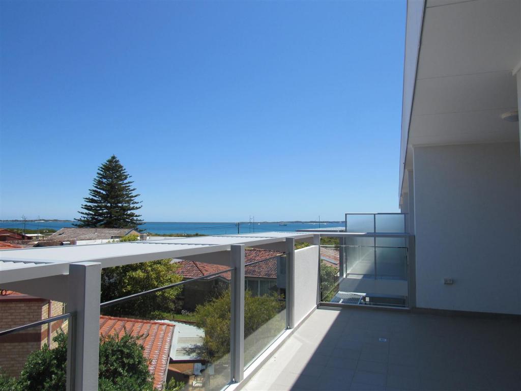 17/102 Kent St, Rockingham, WA 6168