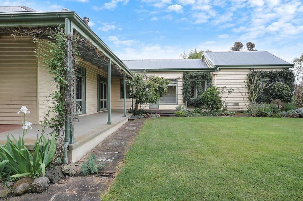 20 Darlington-Carranballac Rd, Darlington, VIC 3271