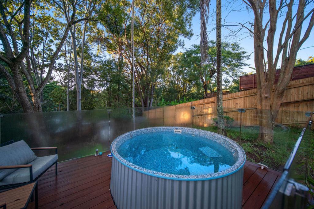 9 Mckenzie Rd, Woombye, QLD 4559