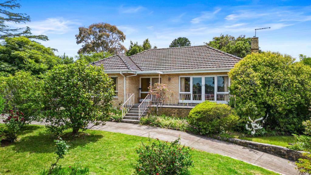 19 Bowen Rd, Doncaster East, VIC 3109